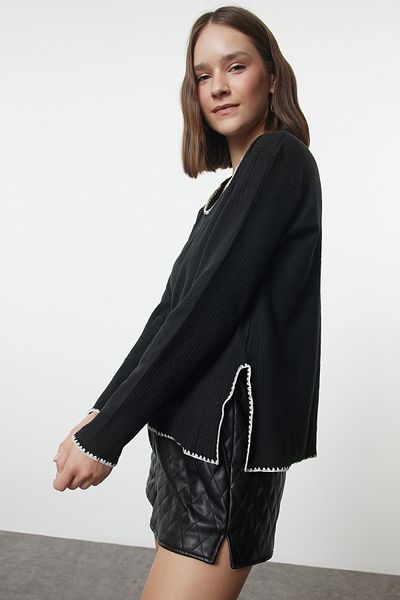 Trendyol Collection Prążkowany kołnierzyk koszuli - szydełkowa czarna bluzka dzianinowa z haftowanym detalem Twoaw24bz00398