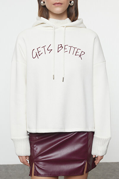 Trendyol Collection Fleecová Ecru úpletová mikina s kapucí – silná vnitřní, úpletová páska podrobně TWOAW22SW1806