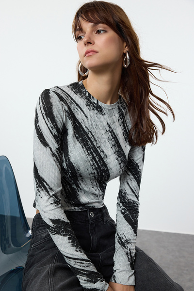 Trendyol Collection Stretchy Corded Gray Zebra Pattern Crop Knitted Blouse - Crew Neck Twoaw22bz0505