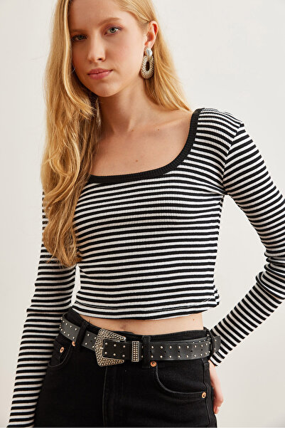 Olalook Kadın Siyah Havuz Yaka Çizgili Esnek  Crop Bluz BLZ-19002725