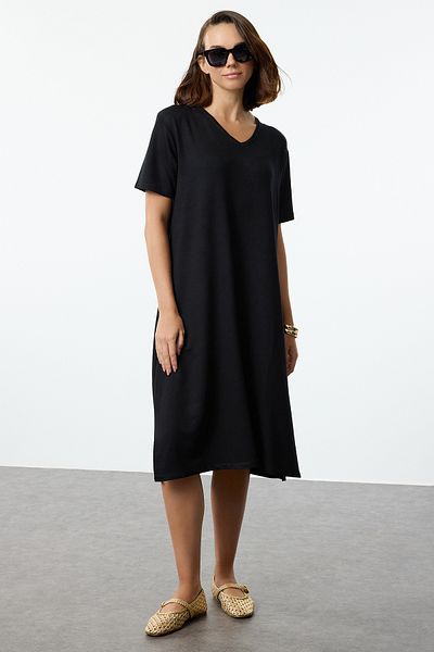Trendyol Collection Rochie neagră tricotată maxi cu croiala elastică - decolteu în V, croială relaxată TWOSS24EL01062