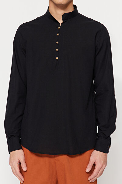 Trendyol Collection Černá košile Slim Fit s převládajícím límečkem – 100% bavlna, poloviční léga, zapínání TMNSS20GO0097