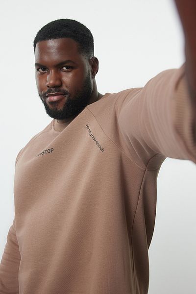 Trendyol Collection Large Size Mink Color Raglan Sleeve Sweatshirt - Text Printed TMNAW25AO00030
