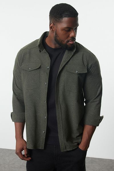 Trendyol Collection Winter-Holzfällerjacke aus khakifarbenem Flanell in Übergröße mit Taschen, reguläre Passform TMNAW25AX00007