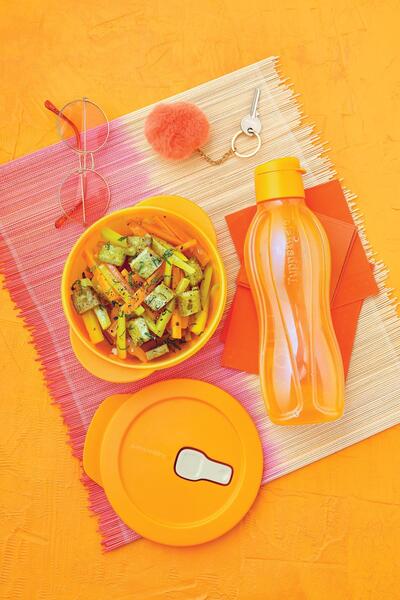Tupperware Papaya 750ml - Eco Bottle with Easy Cap and Flask Detail