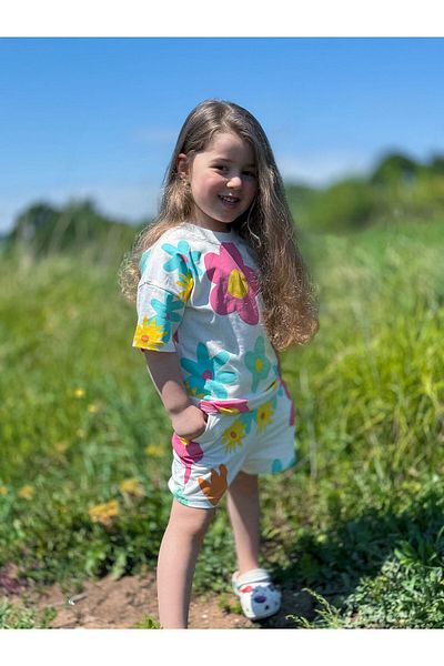 Uslukids Brand Floral Printed T-Shirt and Shorts Set