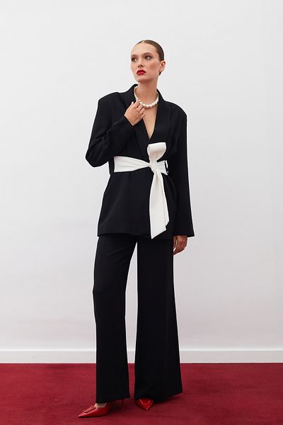 Sateen Pantaloni casual din creponat negri