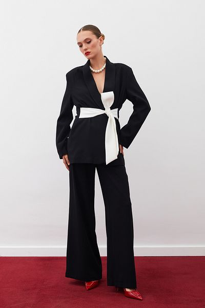 Sateen Pantaloni casual din creponat negri