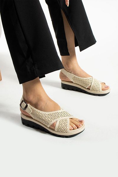 Moda Devrin Σανδάλια με αγκράφα με ανατομική άνετη σόλα σε μπεζ Σταυρό