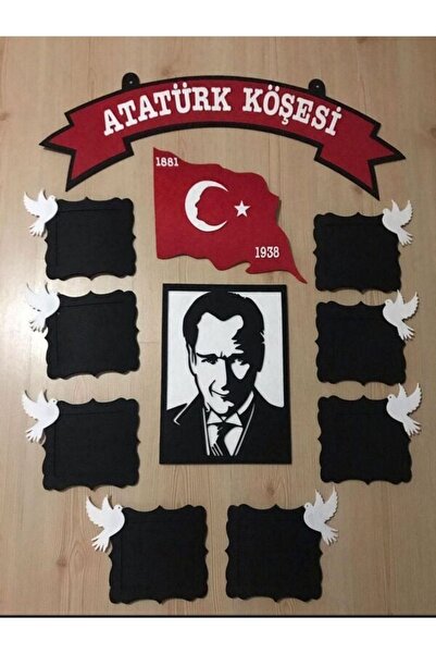 Aydede Oyunevi Atatürk Köşesi Keçeden Yapılmış Pano