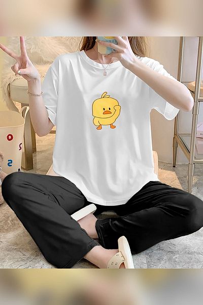 Mythologie Set de pijamale din bumbac imprimat cu pui pentru femei - alb și negru, cu picioare largi, tricou cu gât crew