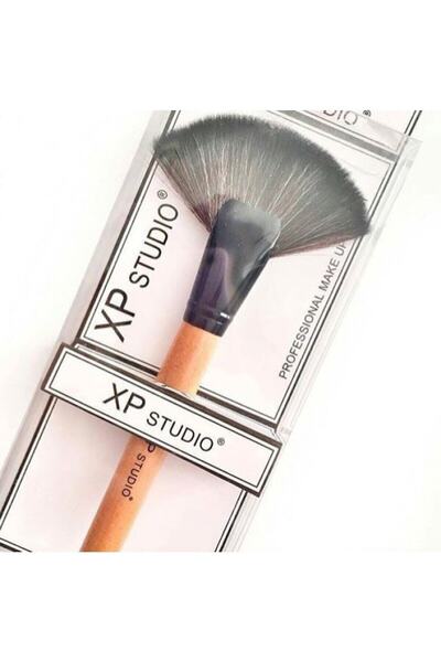 Adista Salon Serisi Yelpaze- Aydınlatıcı Ve Allık Fırçası Profesyonellerin Tercihi