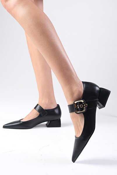 Mio Gusto Lilou Black Pointed Toe Women's Low Heel Shoes