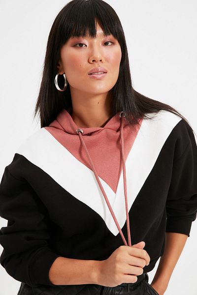 Trendyol Collection Černá mikina s kapucí Color Block Basic Knited Thick Fleece Inside TWOAW21SW0059