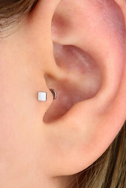 Vilma Aksesuar Tragus Cerrahi Çelik Kare Piercing (6mm) Gümüş Renk