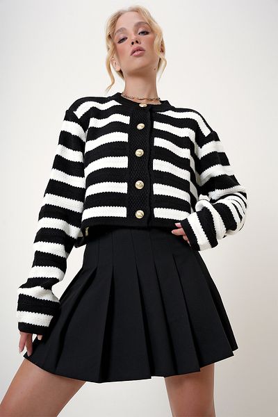 Trend Alaçatı Stili Cardigan din tricot cu dungi cu nasturi aurii negru - Gâtul pentru ciclism ALC-X12744