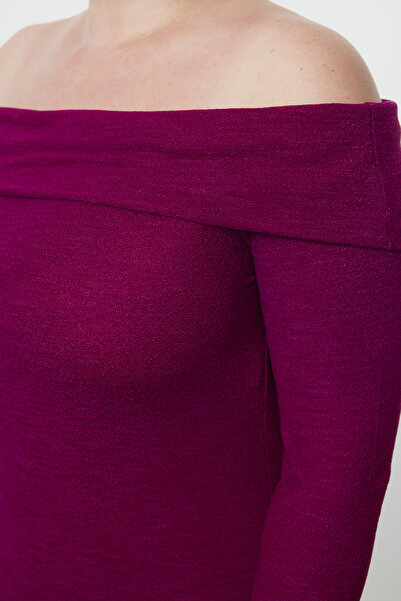 Trendyol Curve Tmavě fialové midi šaty větší velikosti – límec Carmen, pěnový pletený Tbbaw25Ah00072