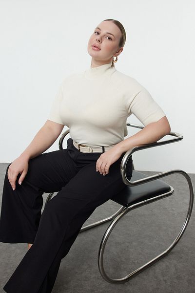 Trendyol Curve Premium Soft Quality Ecru Knitwear Blouse - Stand Collar TBBAW25AF00003