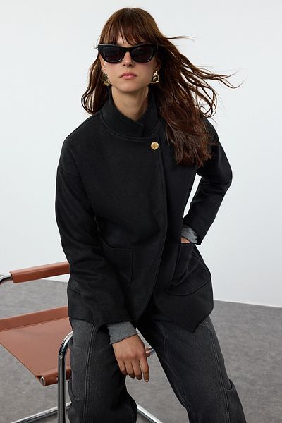 Trendyol Collection Černý vlněný midi kabát – Regular Fit, elastický pas Twoaw25Kb00058