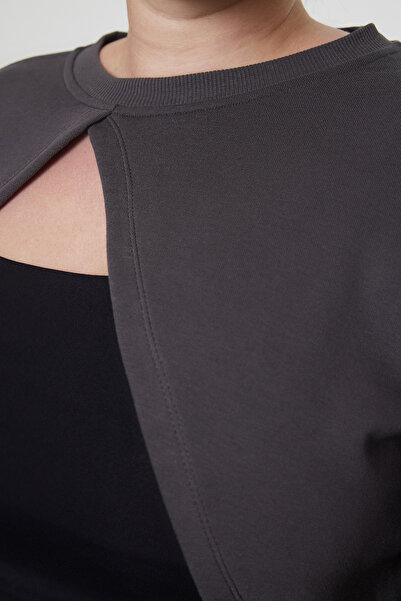 Trendyol Curve Vékony kötött Crop pulóver aszimmetrikus kivágással és kivágással - nagy méretű TBBAW25AO00007