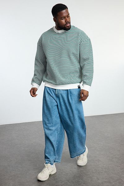 Trendyol Collection Πράσινο ριγέ φούτερ φλις μεγάλου μεγέθους - TMNAW25AO00017