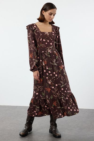Trendyol Collection Кафява рокля от вискоза с флорален принт с волани - Twoaw24El00755