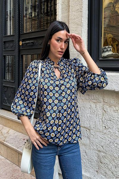 Now Moda Cămașă albastru bleumarin din satin cu guler cu modele