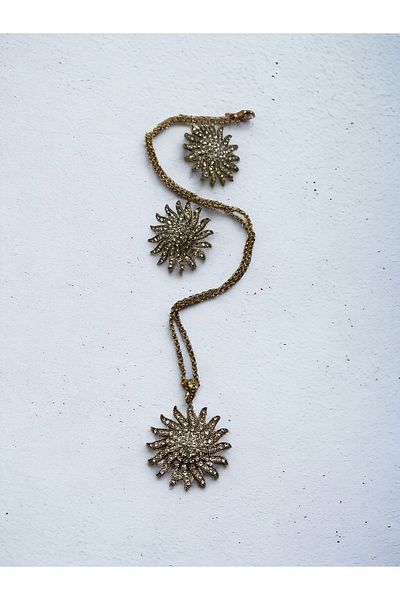 FAYRA ACCESSORIES Zircon Stone Flower Figure Necklace and Earrings Set