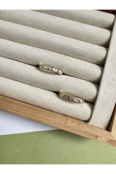 ringbox Gold Minik Yoncalı Baget Taşlı Yüzük