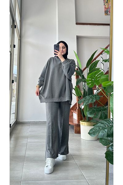 müqofficial Sweat Pants and Top Set