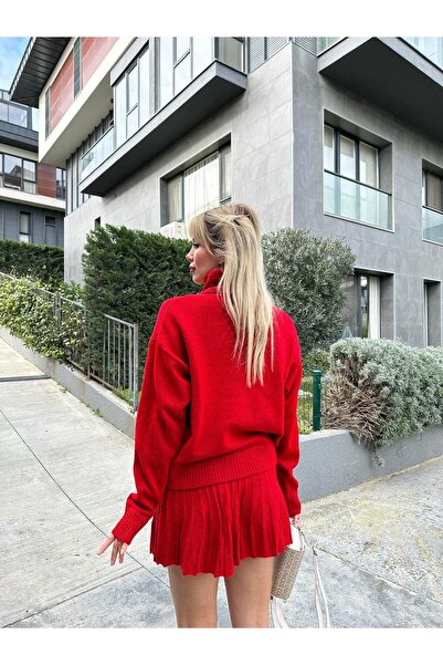 Mooi Butik Turtleneck Red Pleated Knitwear Sweater and Mini Skirt Set