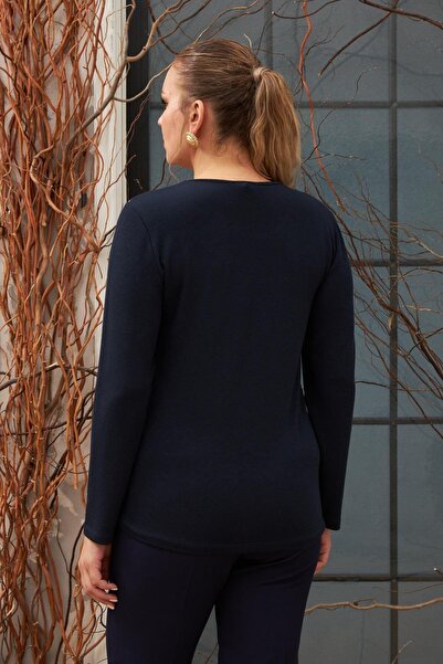 Imagine Giyim Plus Size Mink Blouse with Exquisite Patterns Where Elegance and Comfort Are Together