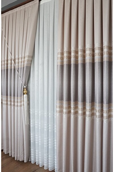 Yuka Beige Colored Geometric Patterned Board - Single Wing, Jacquard and Tight Pleated