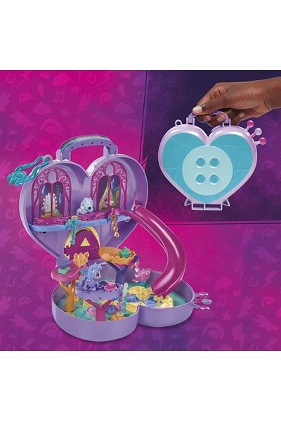 Hasbro Mini World Magic: Compact Creative Game Set