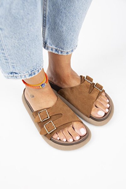 Manijero Lirio Women's - Genuine Leather, Single Strap Double Buckle Tan Slippers