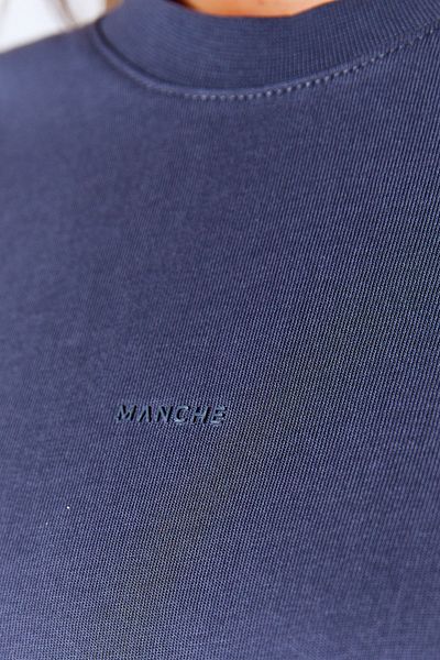 Manche تي شيرت أنثراسايت كبير الحجم للجنسين - نسيج ناعم وسميك، تفاصيل طباعة بسيطة، 100% قطن
