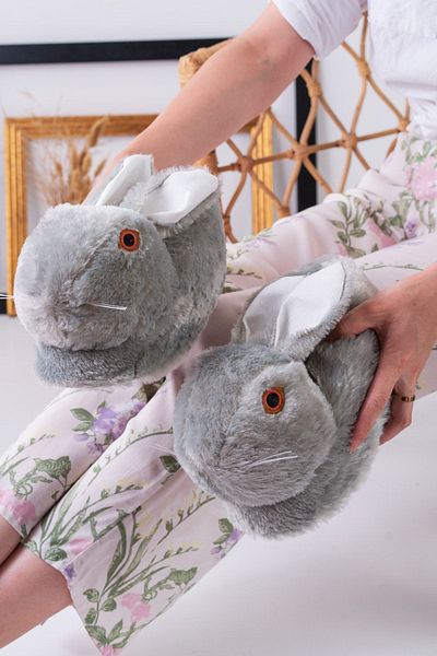 Slipcat Mâneci de pluș gri cu figuri de iepure Papuci de casă Unisex