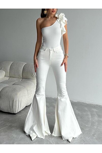 GILLA's Queen White Spanish Leg Jeans Women's Jeans - Loose Fit