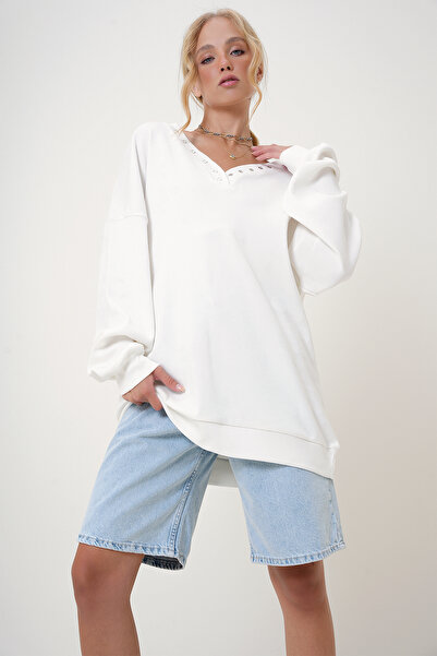 Trend Alaçatı Stili Bílá oversize mikina s výstřihem do V – Alc-X12783