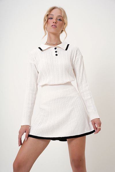 Trend Alaçatı Stili Ecru Polo Collar Women's Knitwear Sweater and Skirt Set - Buttoned Alc-X12750