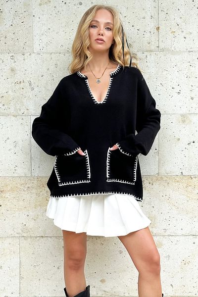 Trend Alaçatı Stili Schwarzer Strickpullover mit V-Ausschnitt und Stickerei – Doppeltaschen ALC-X12742