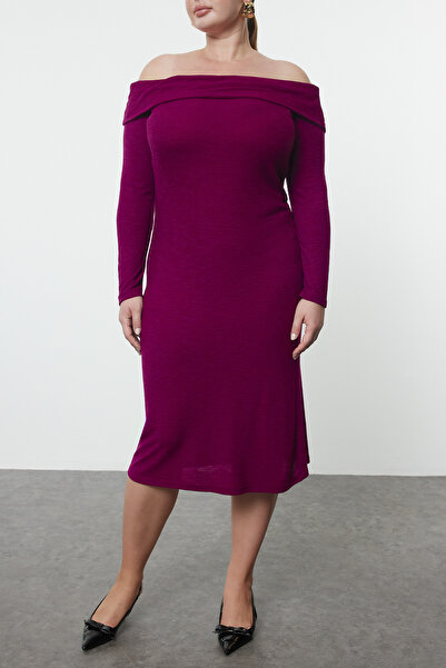 Trendyol Curve Tmavě fialové midi šaty větší velikosti – límec Carmen, pěnový pletený Tbbaw25Ah00072