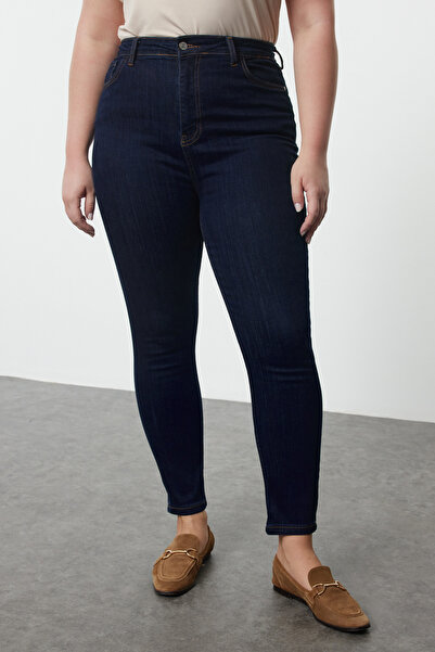 Trendyol Curve Dunkelblaue Skinny-Jeans mit hoher Taille und figurformendem Effekt in Übergröße TBBAW25CJ00016
