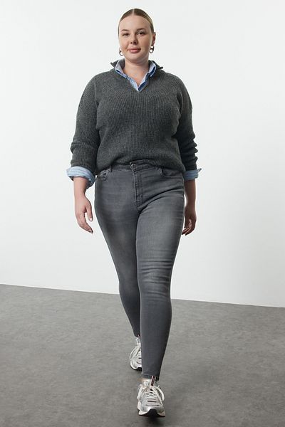 Trendyol Curve Graue Skinny Jeans mit hoher Taille und Stretch - Tbbaw24cj00048