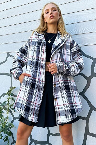 Trend Alaçatı Stili Černá kostkovaná oversize dámská košilová bunda – Alc-X12658 s kapucí