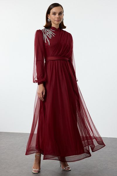 Trendyol Modest Βραδινό φόρεμα από τούλι με μπορντό κόσμημα - Λεπτομερής φόρεμα αξεσουάρ TCTAW25DB00010