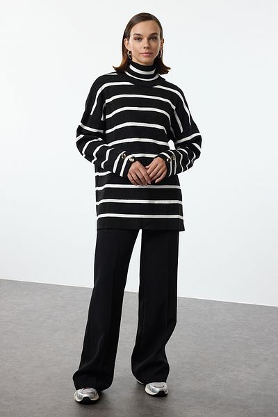 Trendyol Modest Pulover negru cu dungi cu gât - TCTAW25AK00036