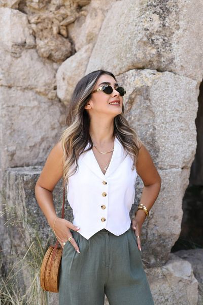 bytugcekaya Linen Vest - White and Back Low-cut Design