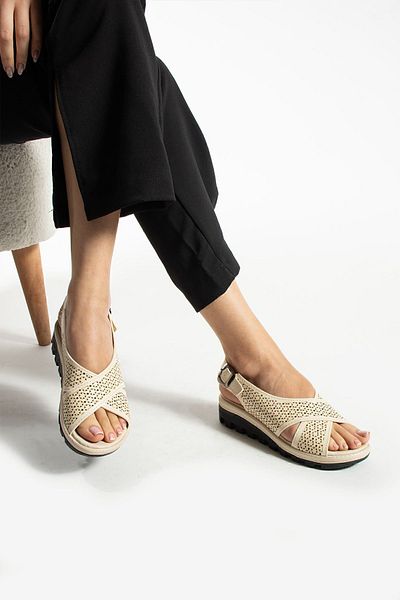 Moda Devrin Σανδάλια με αγκράφα με ανατομική άνετη σόλα σε μπεζ Σταυρό