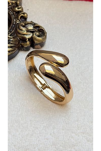 Opia JEWELRY Vintage Curved Model Steel Handcuff Bracelet